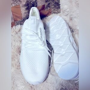 NEW !!! Light weight, Fast dry sneakers .3 pairs avalible different colors